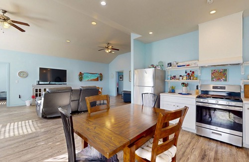 North Beach Casa | Spacious house with full kitchen, TVs, WIFI, balcony, near the beach