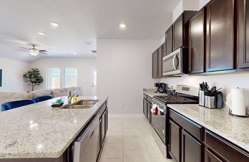Flour Bluff Casa | Spacious house with enclosed yard, AC & near local attractions