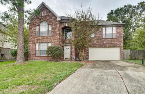 Barker Casa | Spacious Houston Home with Patio, Grill and Fireplace!