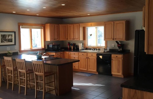 Southwest Harbor Apartamento | Amplio apartamento de cuatro estaciones en el suroeste del puerto de la ciudad. A minutos de Acadia.