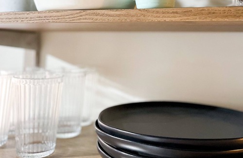 St. Robert Casa | Spacious industrial basement mins to post.