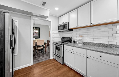 La Marque Casa | Spacious La Marque Home w/ King Bed & Modern Perks