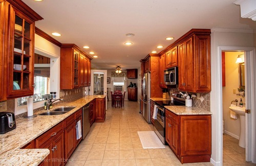 Plattsburgh Casa | Spacious Lake Front 6-bedroom house on Historic Lake Champlain