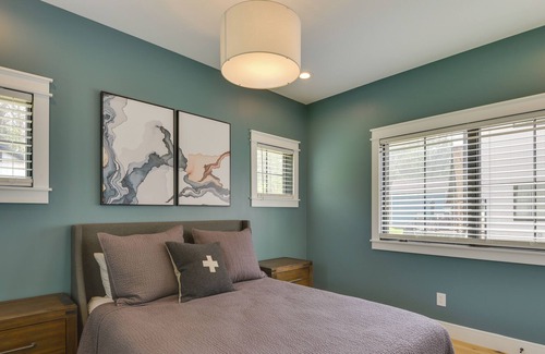 Henderson Casa | Spacious Lake Ontario Getaway: Steps to Beach!