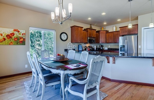 Manson Casa | Amplia casa frente al lago w / área rampa del barco, a pocos minutos de la ciudad!