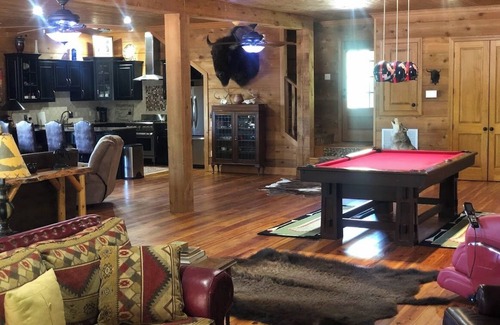 Oxford Cabina | Spacious Lodge close to Ole Miss, Oxford, MS