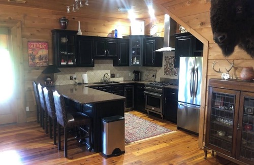 Oxford Cabina | Spacious Lodge close to Ole Miss, Oxford, MS