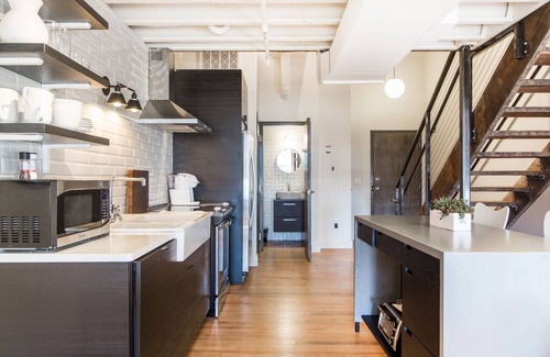 Arts District Apartamento | Spacious Loft, 2 Blocks from Broadway! (Loft 302)