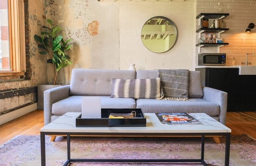 Arts District Apartamento | Spacious Loft, 2 Blocks from Broadway! (Loft 302)
