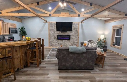 Laurelville Cabina | Spacious Lux Cabin. Close to HH State Park & More!