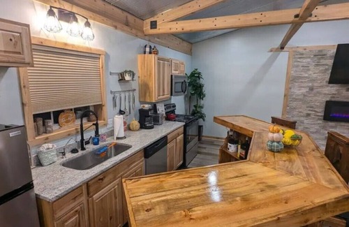 Laurelville Cabina | Spacious Lux Cabin. Close to HH State Park & More!