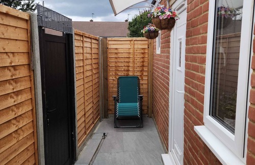 Grays Casa | Spacious Luxe Suite – New Build