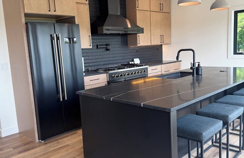 Starbuck Casa | Spacious & luxurious 5-bedroom house with amazing views of Lake MInnewaska!