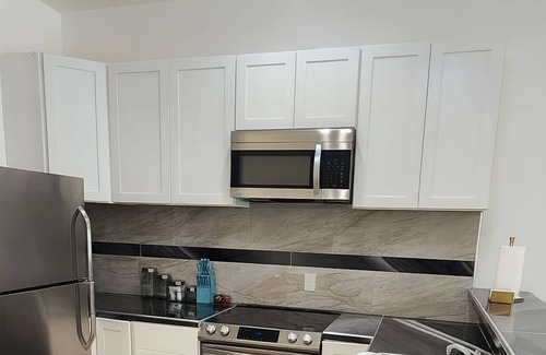 Rokers Point Apartamento | Spacious Luxury Beachfront Suite