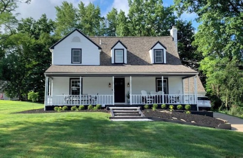 Howland Corners Casa | Spacious, Modern 4 BR/3 Bath Home