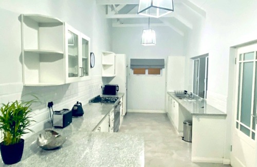 Durban North Apartamento | Spacious modern apartment