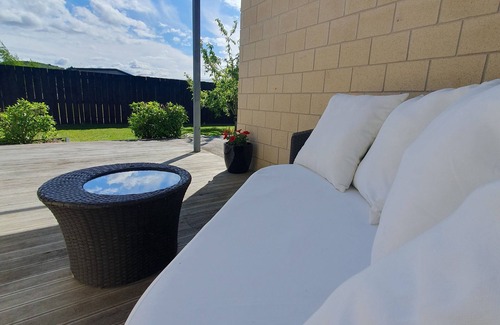 Motuoapa Apartamento | Spacious, modern apartment situated just 3 mins from Lake Taupo. Dog friendly!