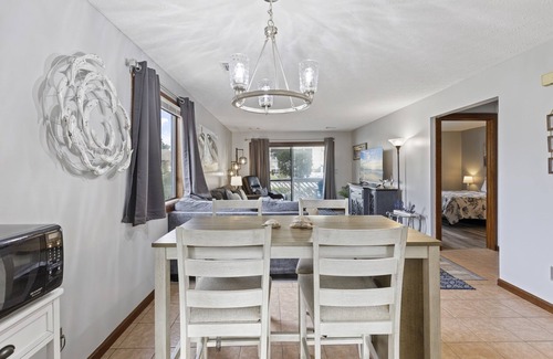 Myrtle Beach Apartamento | Spacious Modern Condo - 1st Floor - One Block to the Beach