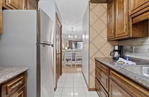 Myrtle Beach Apartamento | Spacious Modern Condo - 1st Floor - One Block to the Beach