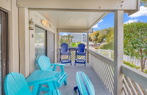 Myrtle Beach Apartamento | Spacious Modern Condo - 1st Floor - One Block to the Beach
