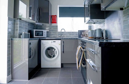 Belvedere Apartamento | Spacious modern apartment with full kitchen, Wi-Fi & parking