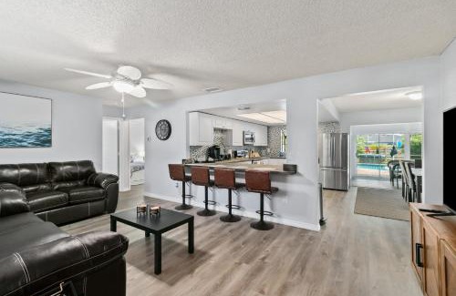 Whitfield Casa | Spacious Modern House. Private Heated Pool and Spa