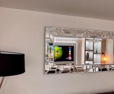 Ebbsfleet Valley Casa | Spacious Modern Retreat - 4 Bedrooms, Private Garden & Free Parking