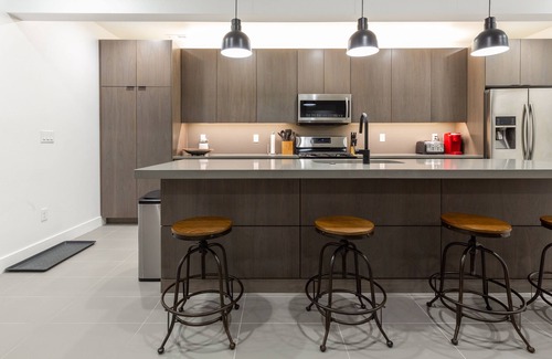 South Jordan Casa | Spacious Mountain View Basement Apt. w/heated pool and hottub