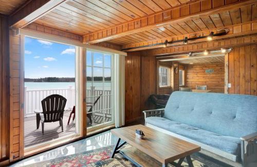 Mayfield Casa | Spacious Multi-Unit Retreat with Lakefront Views