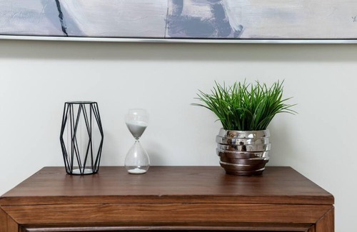 Rosemont Apartamento | Spacious & New 2 BD 3 BA High End House