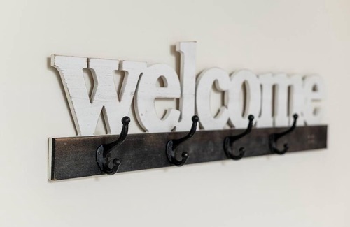 Rosemont Apartamento | Spacious & New 2 BD 3 BA High End House