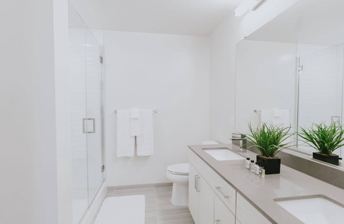 Town Center Apartamento | Apartamento de lujo espacioso, nuevo y amueblado, a poca distancia de Merriweather Post