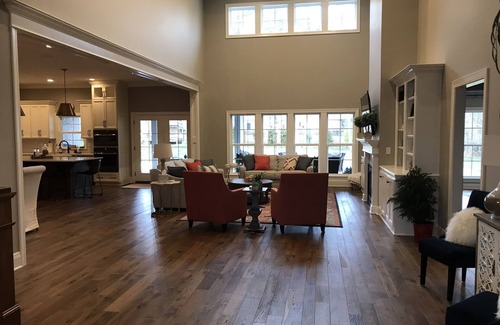 Stone Lakes Casa | Amplia casa nueva perfecta para KY Derby