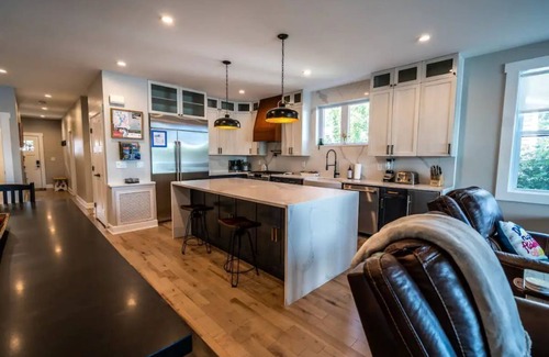 Lochmere Casa | Spacious New Lake Front House w/Dock on Winnisquam