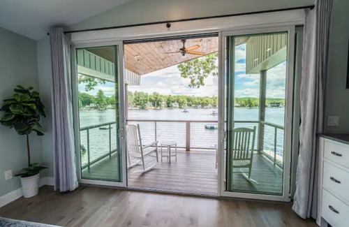 Lochmere Casa | Spacious New Lake Front House w/Dock on Winnisquam