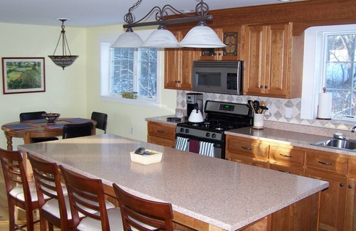 Surry Casa | Amplia casa recientemente renovada-Newbury Neck Rd Impresionantes vistas al mar