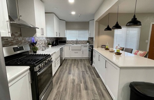 Corridor Casa | Spacious North Park Renovated 8Br 6Ba