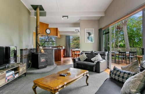 Nukuhau Casa | Spacious Nukuhau Stay Near Town With Parking and Comfort