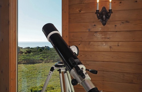 Bodega Bay Casa | Spacious * Ocean View * Walking Trail to Beach * Hot Tub