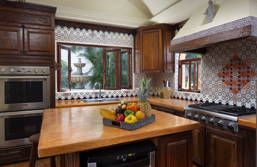 Conchas Chinas Villa | Magnífica Villa w / sin igual de lujo / Vistas, a 5 minutos de la ciudad, Gourmet Chef, Personal