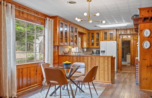 Cartersville Casa | Spacious & Outdoorsy 5BR Cottage | BBQ Family Fun