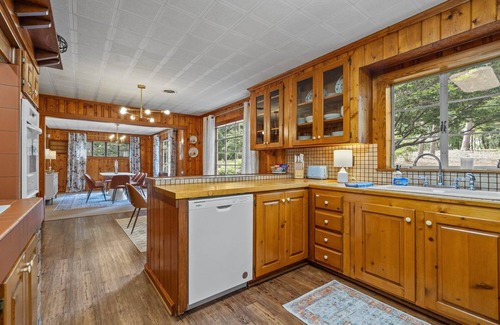Cartersville Casa | Spacious & Outdoorsy 5BR Cottage | BBQ Family Fun