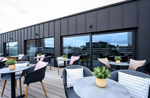 Jewish Quarter Apartamento | Spacious Penthouse Close to Rockox House! City Views w/ Kitchen & Sun Terrace!