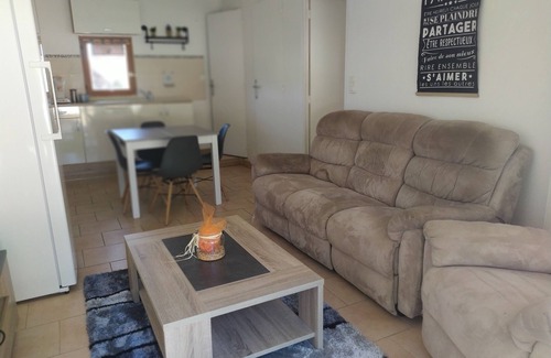 Liorac-sur-Louyre Casa | Casa grande y espaciosa en Perigord para 15 personas con piscina