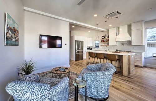 East Bayside Casa | Spacious Portland Home: Walk Downtown!