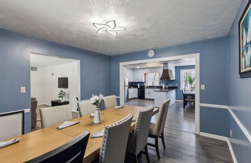 Gaithersburg Casa | Spacious private 6 bedrooms Oasis Retreat in lovely Gaithersburg