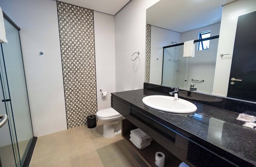 Foz do Iguacu Hotel | Spacious Quadruple Room – A Family-Friendly Stay for 4 Guests w/Style & Comfort