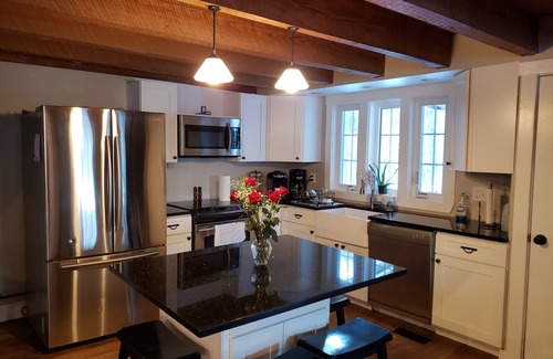 Saxton Casa | ¡Amplia casa recientemente renovada a 5 minutos del lago Raystown!