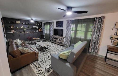 Kannapolis Casa | Spacious, Renovated, 5-bedroom Retreat, Near I-85