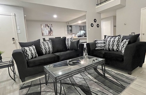 Northeast Houston Casa | Spacious Renovated Townhome in Houston!